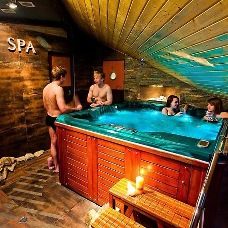 Apartament Pool Spa Z Jacuzzi Strzyżów Bagian luar foto